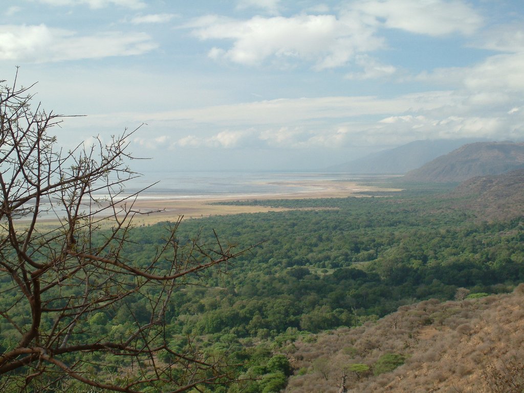 02-Lake Manyara from the Kirumu Tented Camp.jpg - Lake Manyara from the Kirumu Tented Camp